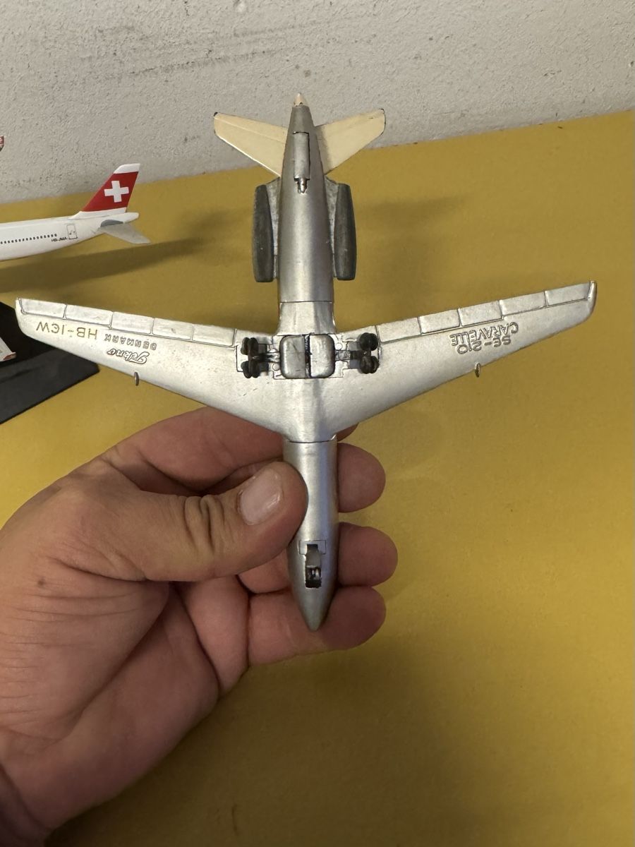 Modellbausätze & Standmodelle: Flugzeugmodelle Swissair, 2 Stck.  – Gebraucht aus Schlieren von Freundlich02 7