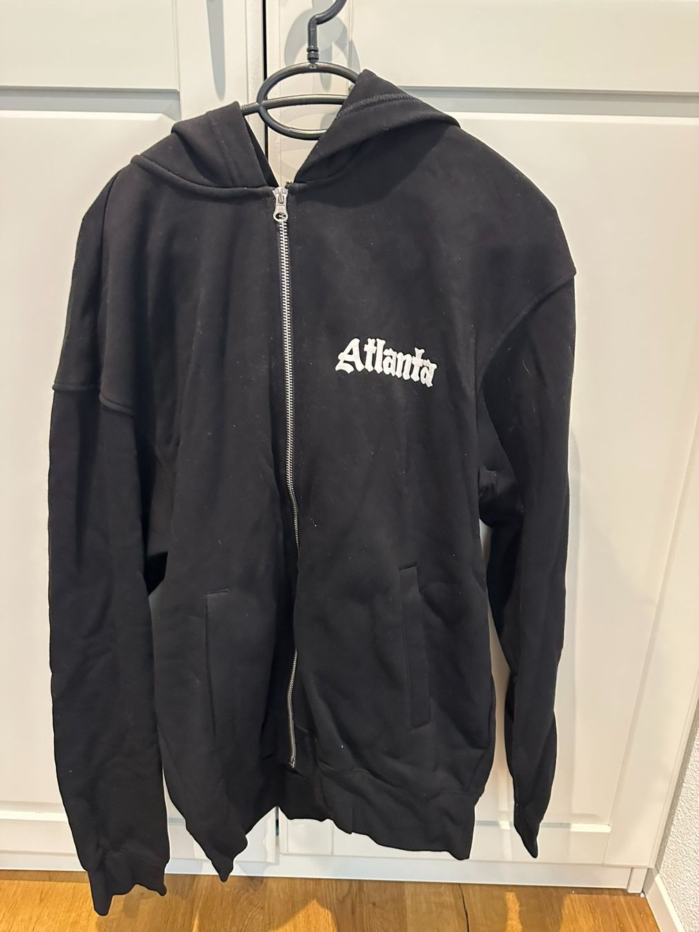 H&M Giacche: Zipjacke Schwarz H&M Gr. M – Usato da Rain venduto da naeck