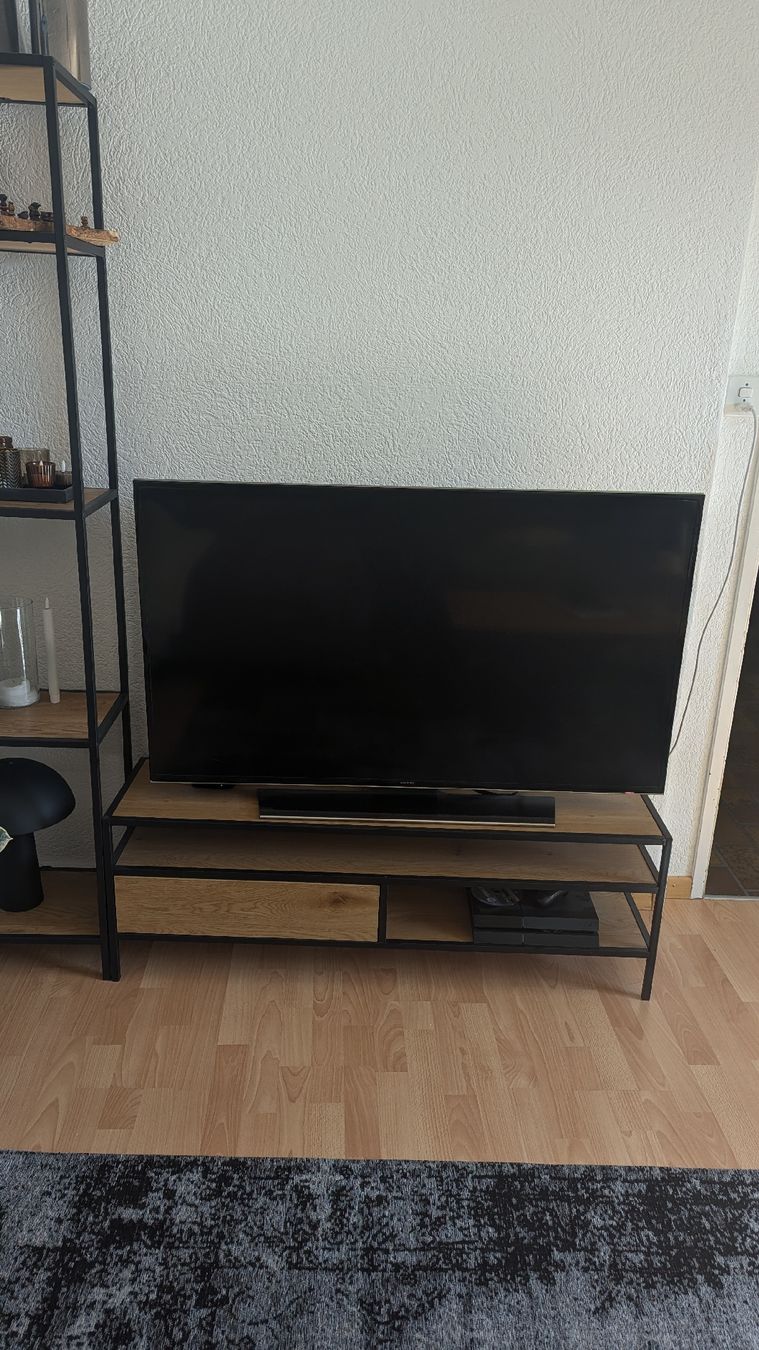 TV Möbel: Modernes 2-teiliges TV-Möbel-Set mit Eichenlook, Metall – Gebraucht aus St.Gallen von reLapseOne 2