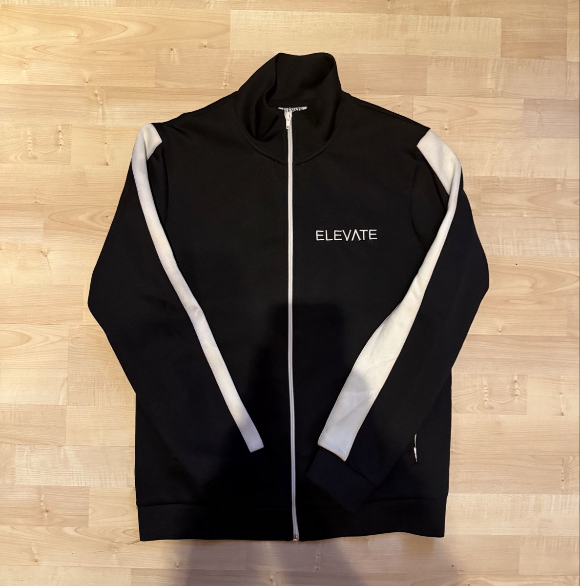 Giacche:  Elevate Trainingsjacke – Usato da Herisau venduto da Mattia2x