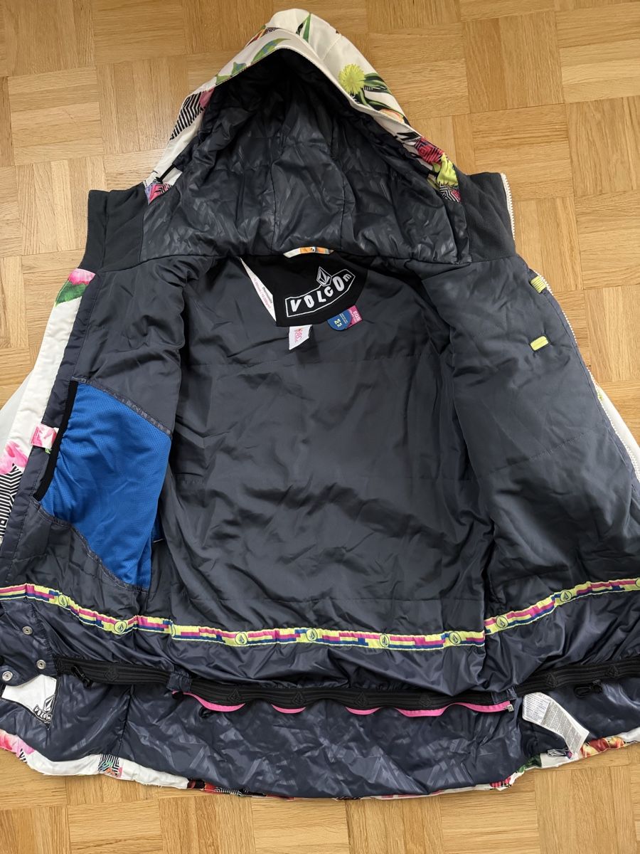 Volcom Vestes: Volcom Ski-/Snowboardjacke Blumenmuster / Grösse M – D'occasion à Jona par dar_k2v9 4