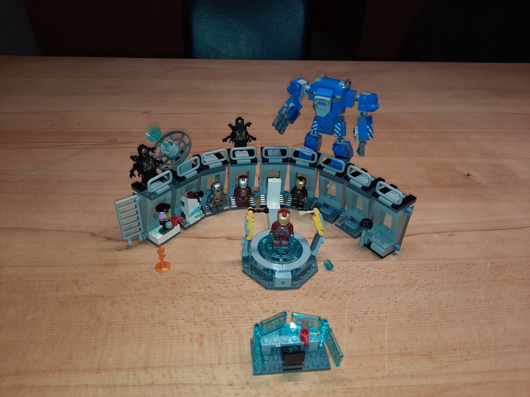 Lego Baukästen: Lego Avengers Iron Mans Werkstatt – Gebraucht aus Herznach von SusanneB0102