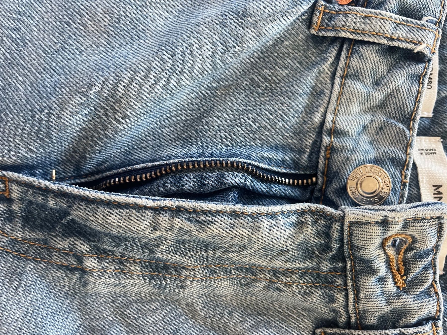 Mango Jeans: Jeans Shorts MNG – Gebraucht aus Laupen BE von lee_ym6v 1