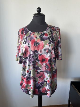 Damen T-Shirt mit Blumenmuster Grösse L neu