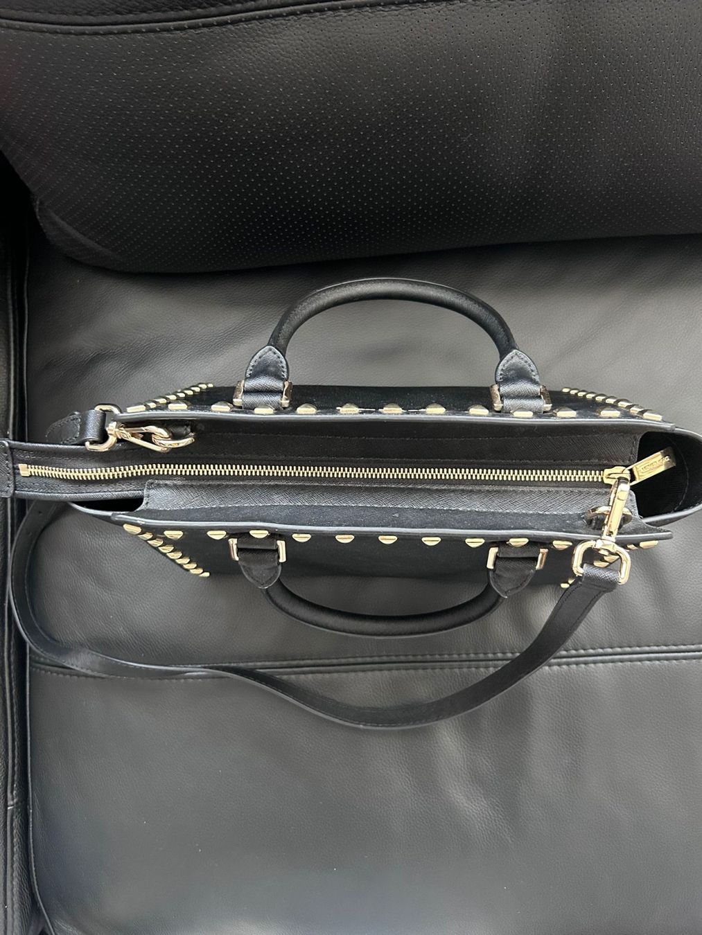 Michael Kors Taschen für Damen: Michael Kors - Handtasche schwarz mit Gold – Gebraucht aus Sirnach von henkles 4