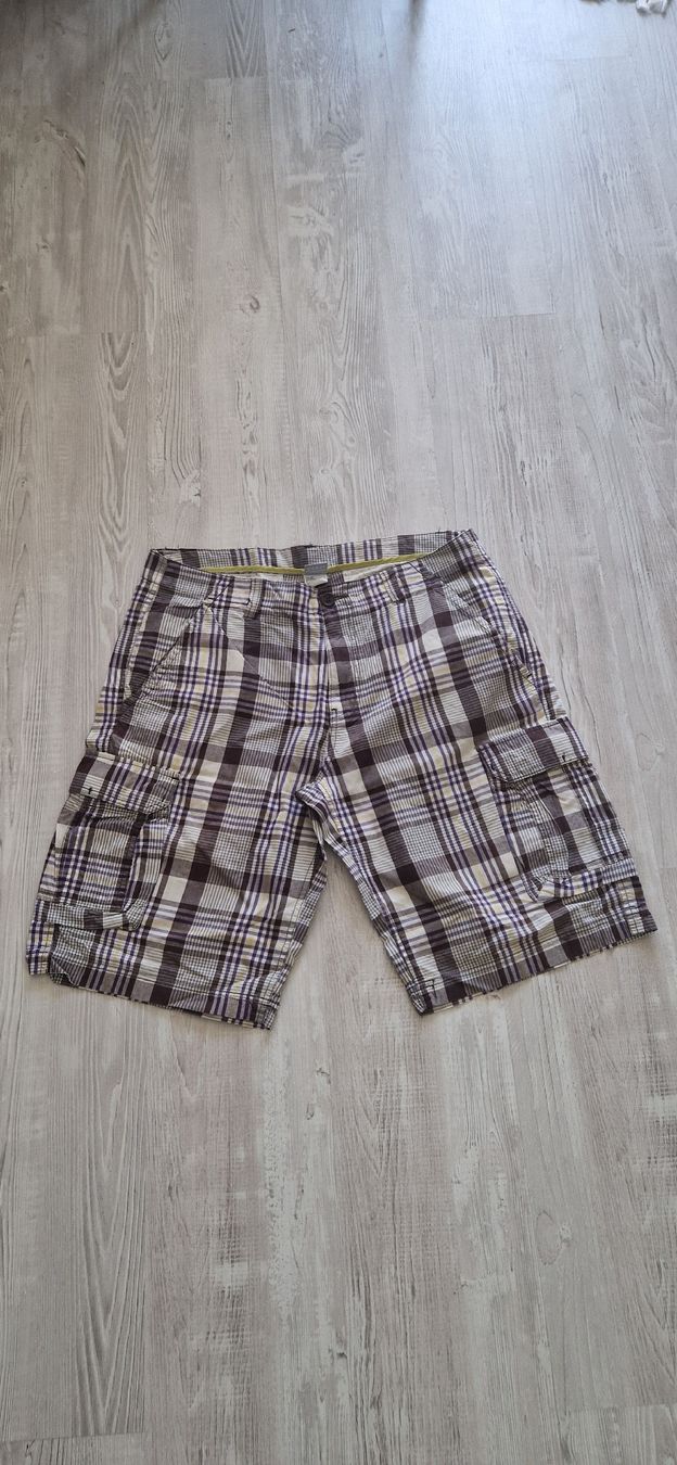 Pantaloni: Karierte Cargo-Shorts – Usato da Winterthur venduto da THEWAYOFSANKOFA