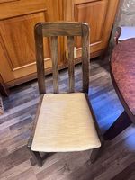 6x Eleganter Holzstuhl mit bequemem Polstersitz Set