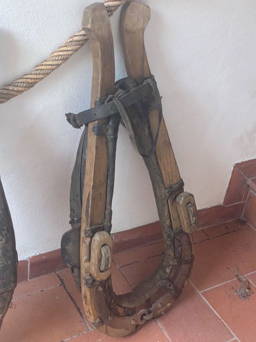 Articoli in legno: Antikes Ochsen Kummet – Usato da Zürich venduto da Sebi999 1
