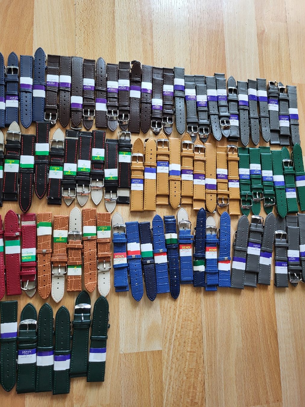 Bracelets: 100 Uhrenarmbänder Neu Top – Neuf (Voir description) à Riehen par tamola67 1