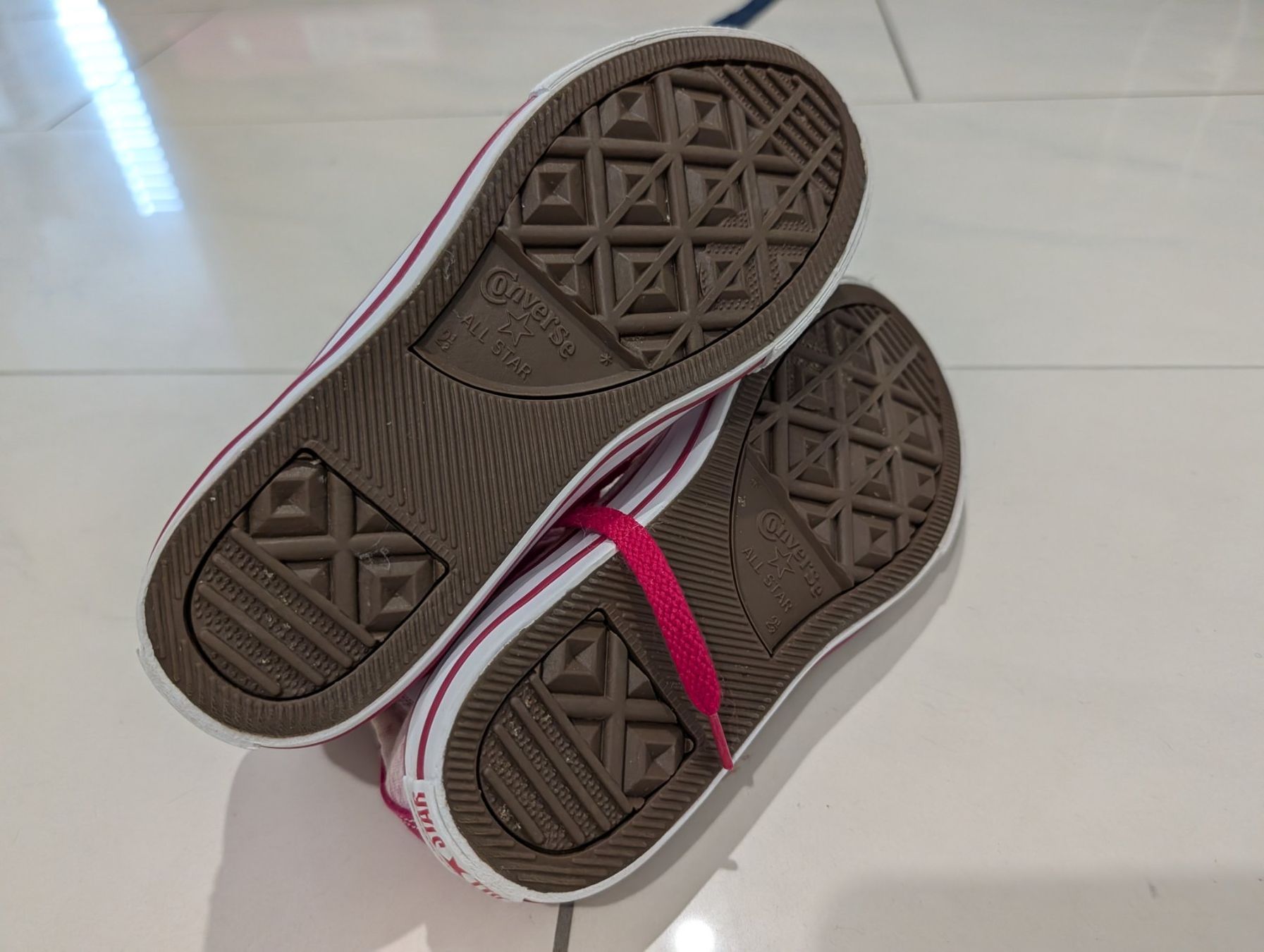 Converse Schuhe für Mädchen: Converse Gr. 34 – Gebraucht aus Zürich von es8046 2