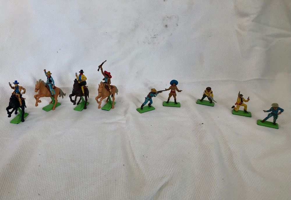 Vintage 1971 Britains Ltd Deetail Toy - Chevalier argenté avec support en métal pour masse et bouclier - France