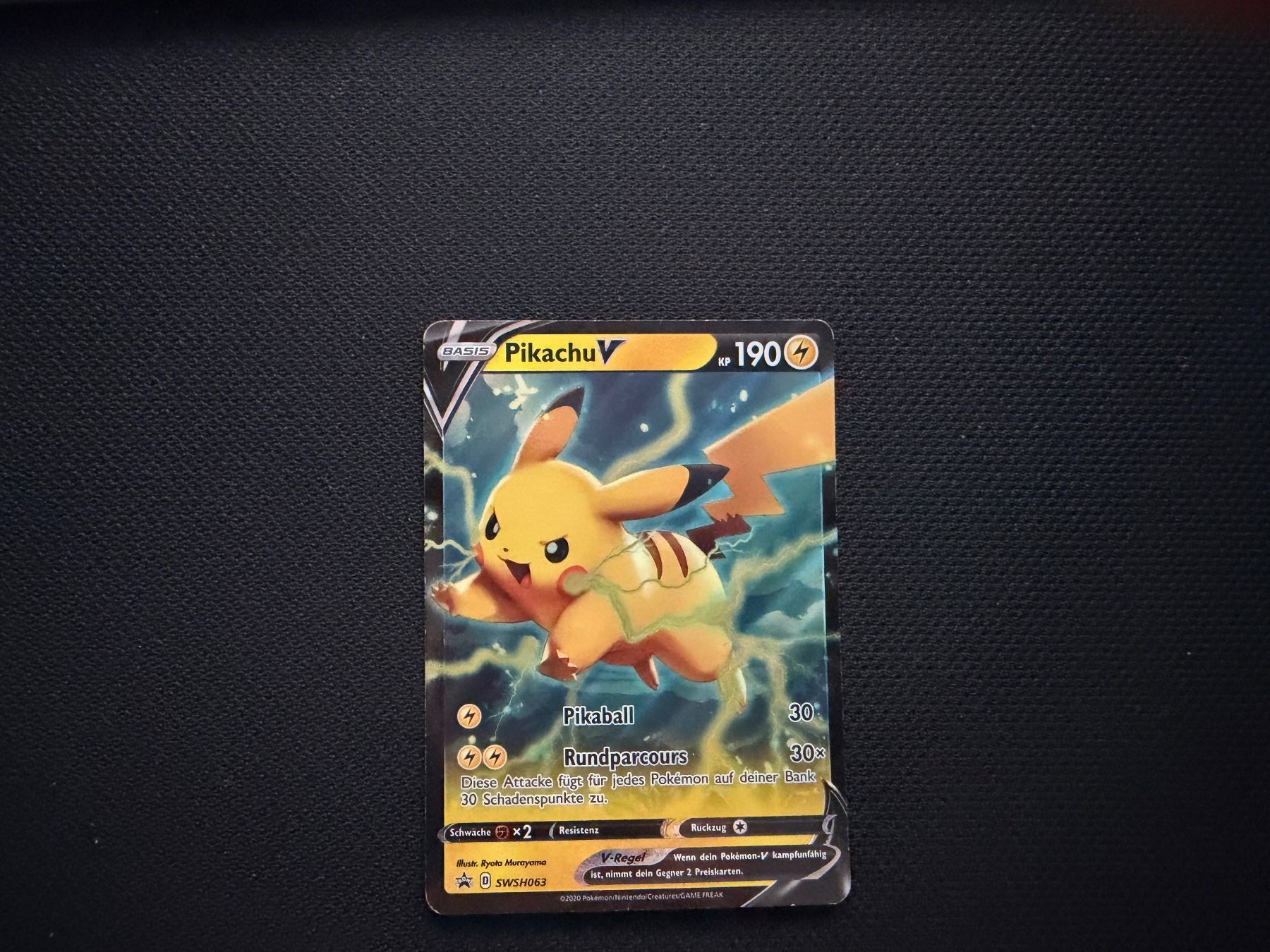 Pokémon Sammelbilder & Trading cards: Pikachu V SWSH063 – Gebraucht aus Zürich von mountainwizard00