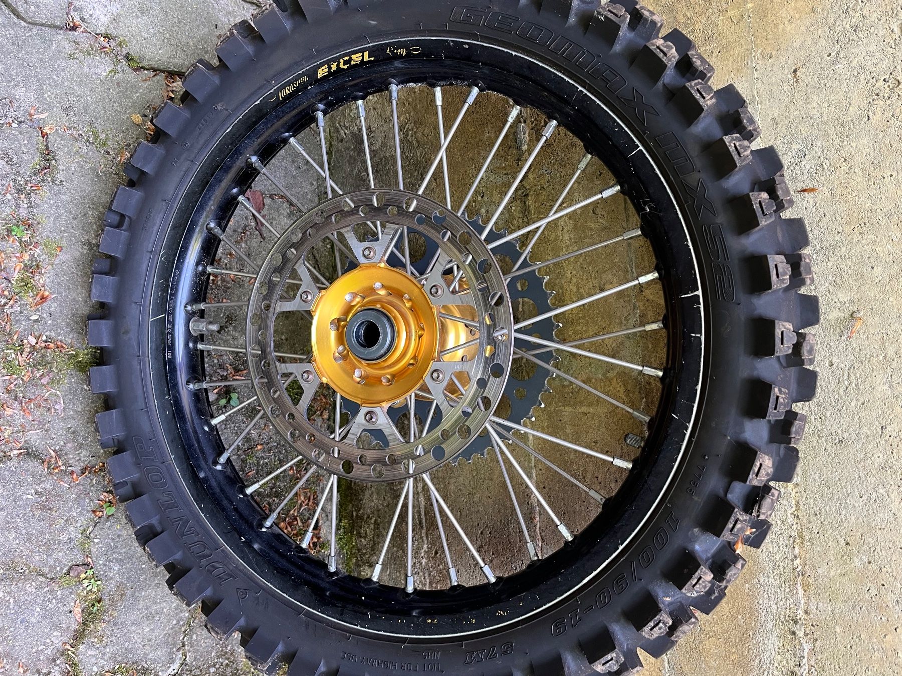 Suzuki Pneumatici & Ruote complete: Rad Suzuki RM – Usato da ossingen venduto da scr110