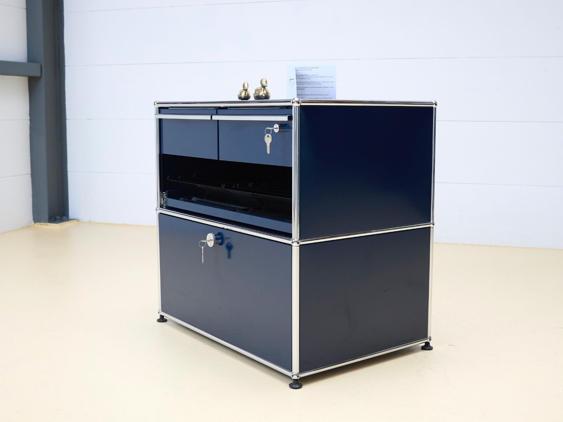 Cassettiere: 9 USM Sideboard in Stahlblau, Druckermöbel – Usato da Meinisberg venduto da atelier_TILIJA 5