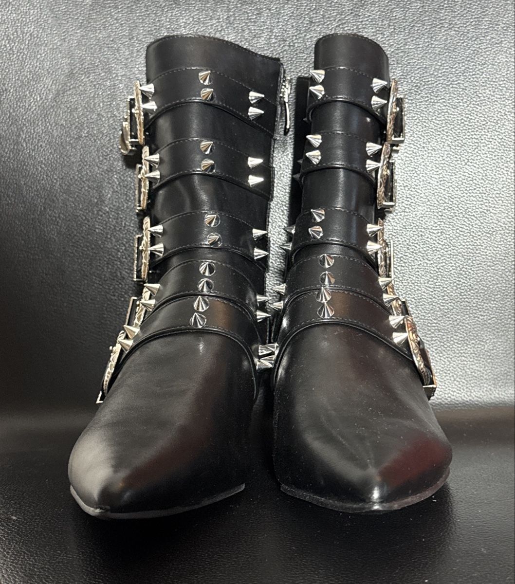 Scarpe da uomo: KOI Black Buckled Boots Size 39 – Nuovo e nell'imballaggio originale da Spreitenbach venduto da Mutter001 1