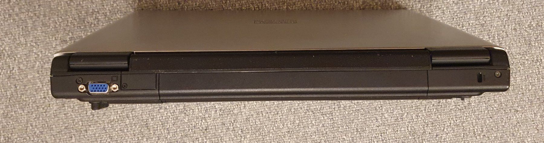Fujitsu Notebooks: Fujitsu Amilo M1425, Antix Linux, mit Netzteil, beschädigt – Gebraucht aus Winterthur von E-Frosch 4