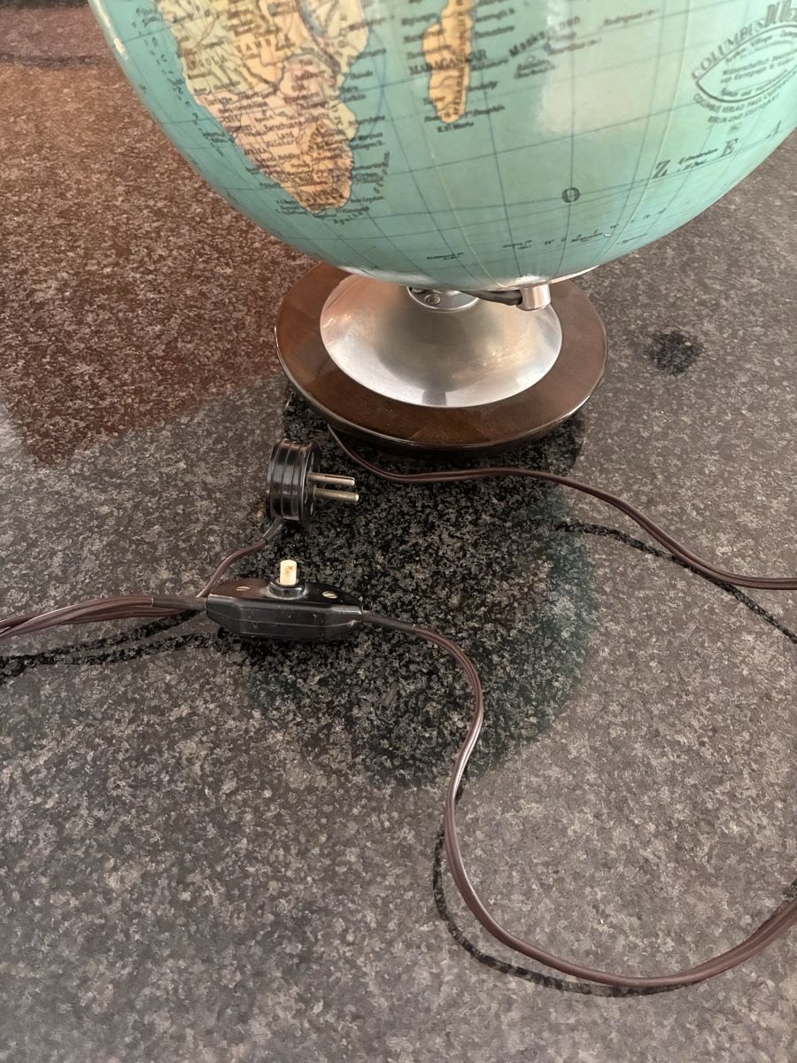 Sonstige Dekorationen & Accessoires: Alter beleuchteter Globus – Gebraucht aus Basel von gia_b2lh 1