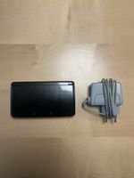 Nintendo 3DS Schwarz mit Ladegerät guter Zustand