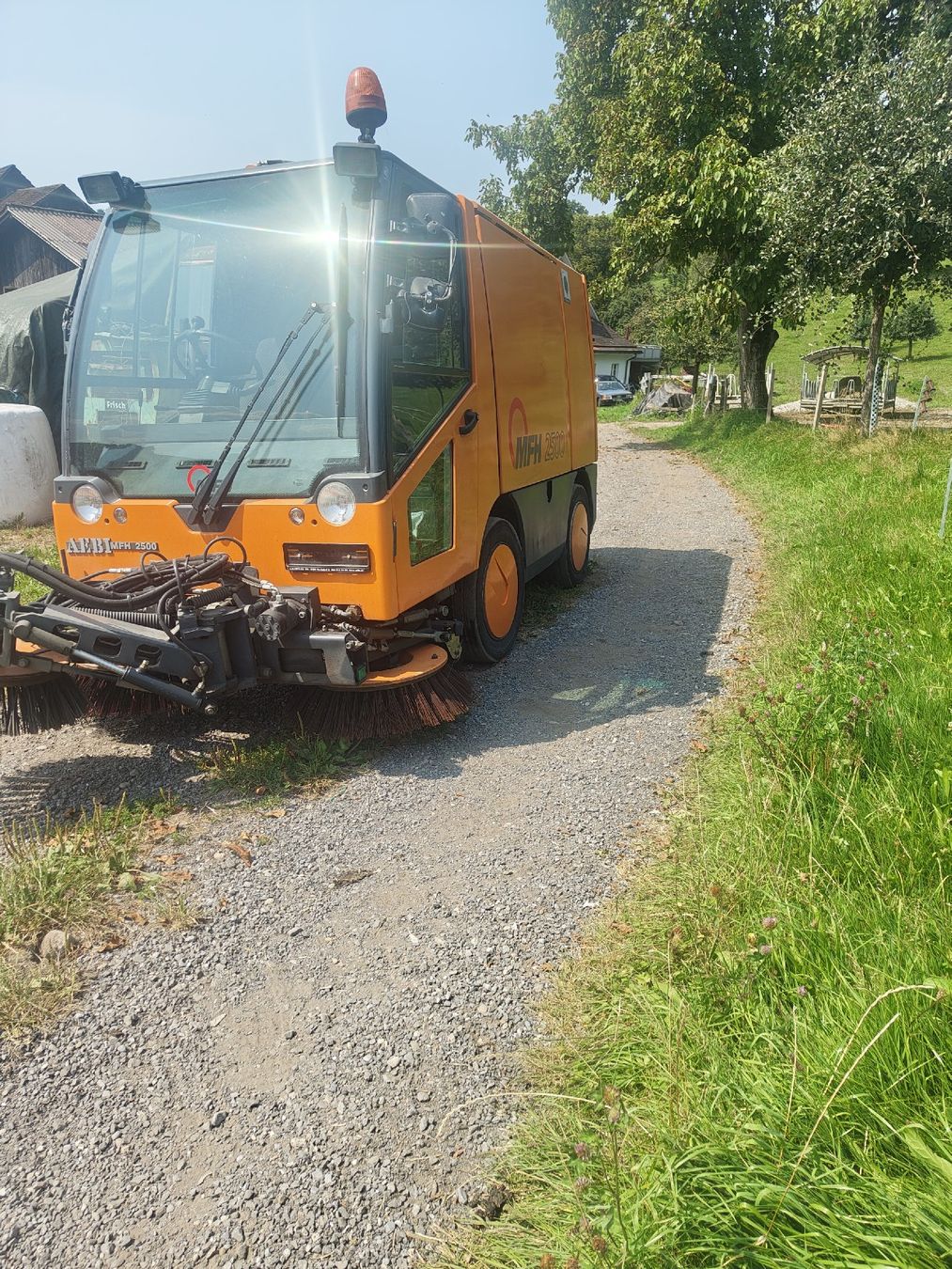 Aebi Alle Maschinen: Aebi MFH 2500 Kehrmaschine – Gebraucht aus Menzingen von Diesel_913 1