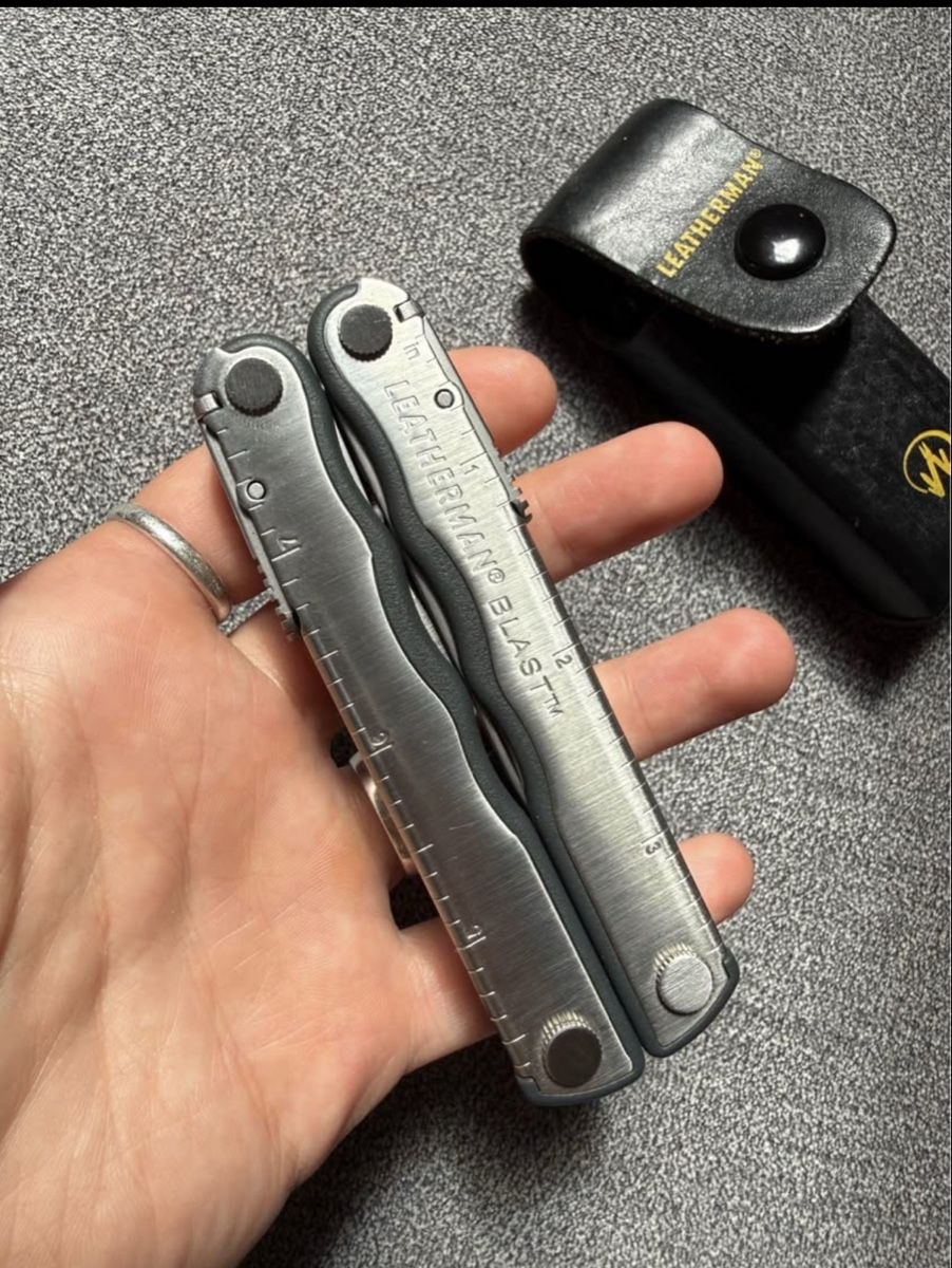 Tous les outils: Leatherman Blast Multi-tool with Holster – Neuf avec emballage d'origine à Herbligen par T-esthetic 1