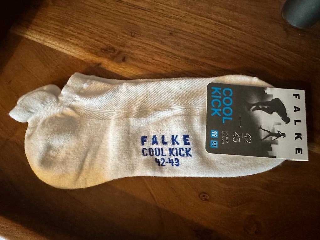 Falke Socken: Falke Cool Kick Socken, 42-43 – Neu und originalverpackt aus Zunzgen von Eva_Inimitable