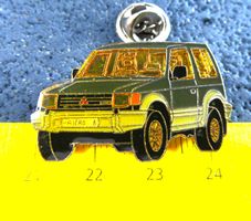 MITSUBISHI PAJERO SUV AUTO PIN GLASIERT