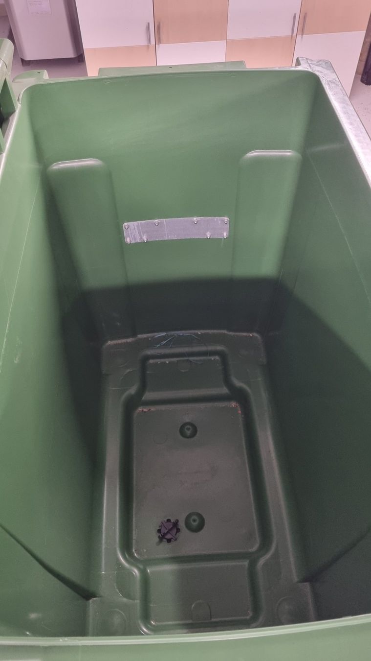 Sonstiges für Büro & Gewerbe: Abfallcontainer Plastic Omnuim – Gebraucht aus Triengen von Technik_Lindenrain 5