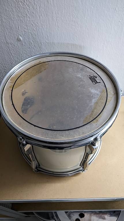 Strumenti musicali: 10" Pearl BLX Tom Weiss mit Tom-Halter – Usato da Emmenbrücke venduto da SkJoey