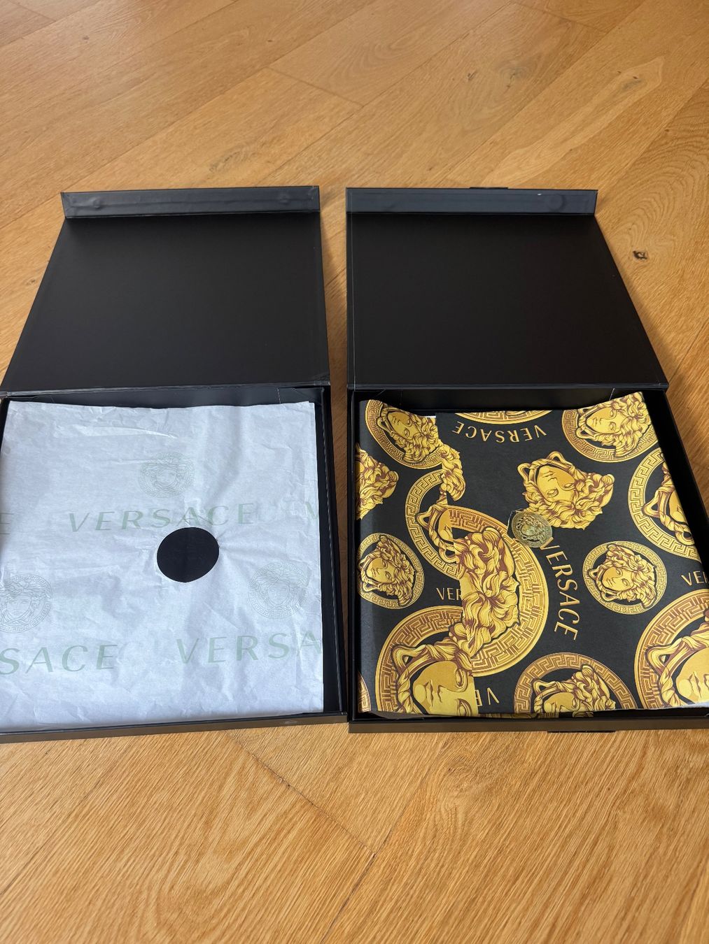 Kit bricolage: Versace Set - Boxen, Sticker, Couverts, Seidenpapier – Usato da Salmsach venduto da bubu61 3