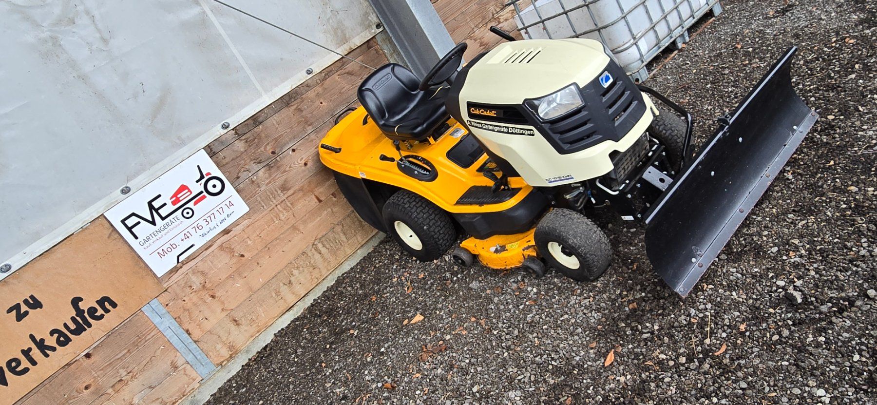 Mtd Tagliaerba: Cub Cadet Rasentraktor mit Schneepflug, – Usato da Rain venduto da Fafan069