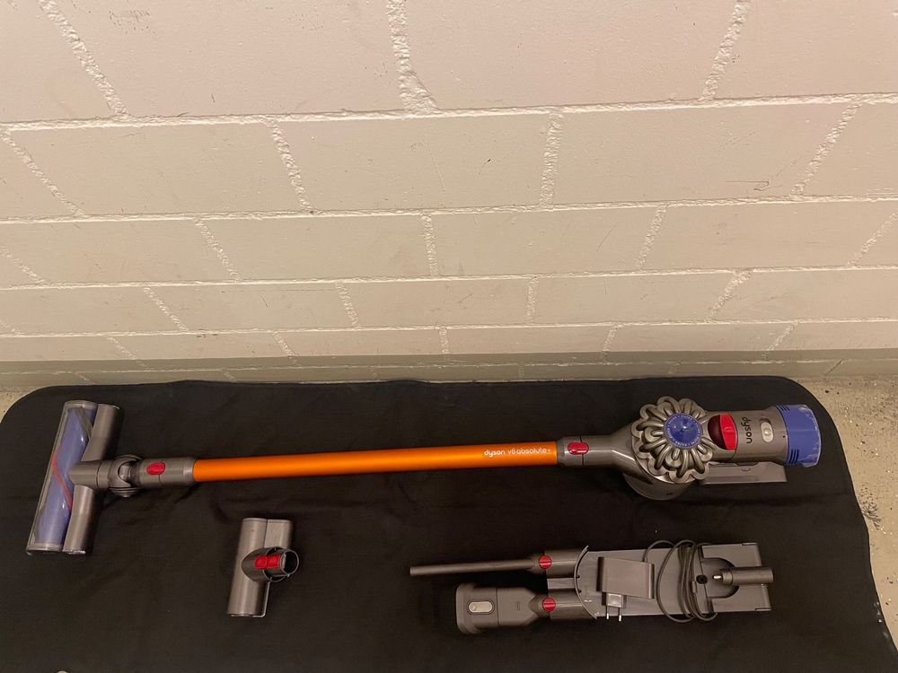 Dyson V8 Absolute plus Handstaubsauger (Gebraucht) in Lausen für CHF ...