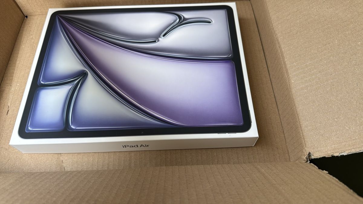 Apple Tablet PC: İpad Air 13 (2026)  Cellular  – Neu und originalverpackt aus Lausanne von meh_8clz