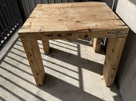 Table en bois massif fabriquée à la main / Massivholztisch