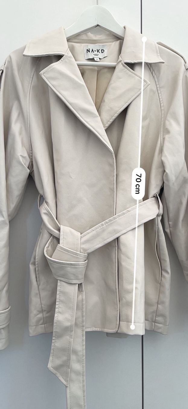 Na-kd Cappotti: NA-KD Trenchcoat creme Gr. 38/40 – Nuovo (secondo la descrizione) da Wangen b. Olten venduto da VeraHa