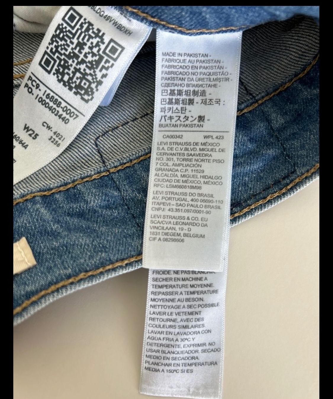 Levi's Jeans: Shorts Levi's A-Line 25 – Neu (gemäss Beschreibung) aus Zürich von dil_mdn7 5