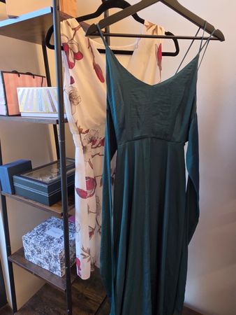 2x Sommerkleider – Oysho & Blumenmuster – Grösse S