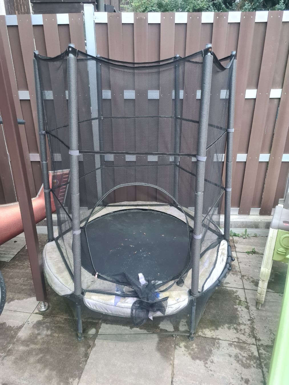 Trampolines: Kinder Trampolin 140cm Durchmesser – D'occasion à Volketswil par Swisstec