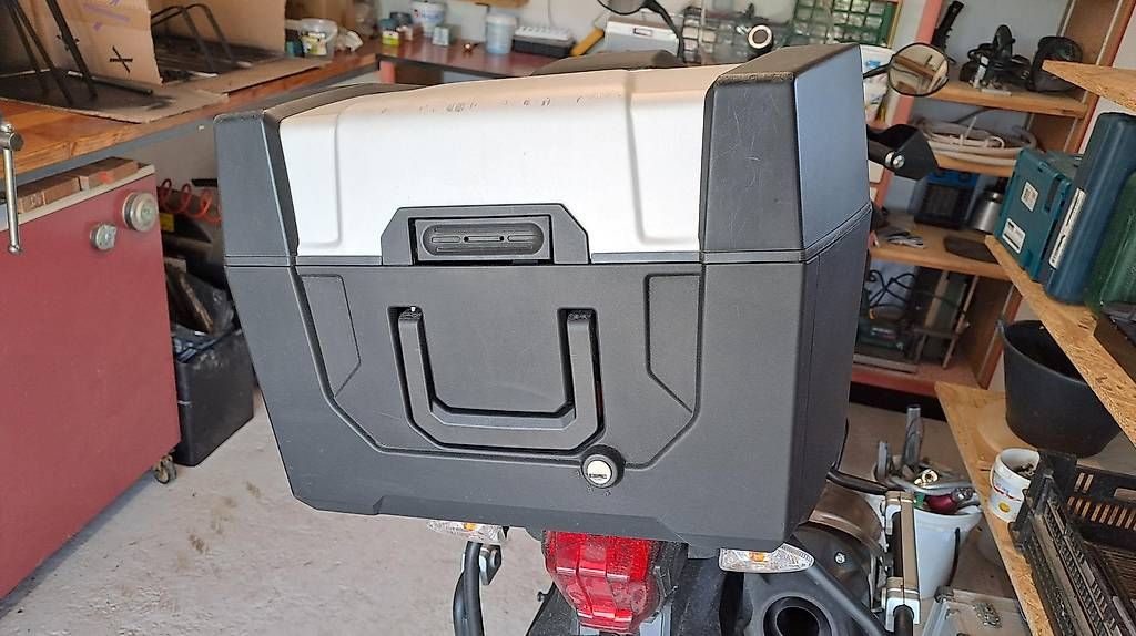 Triumph Topcase: Original Triumph Topcase – Usato da Holziken venduto da Taxiedi 1
