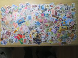 Briefmarken ganze Welt, viele Motive, abgelöst ca. 60 Gramm