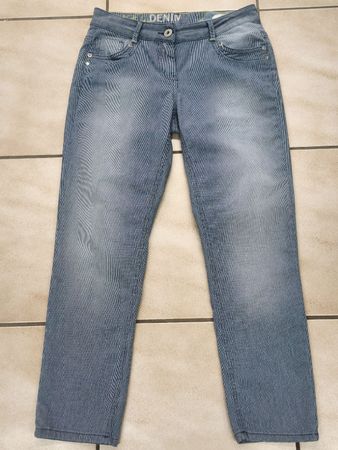 Damen Jeans Cecil Modell Scarlett Grösse 26 blau gestreift
