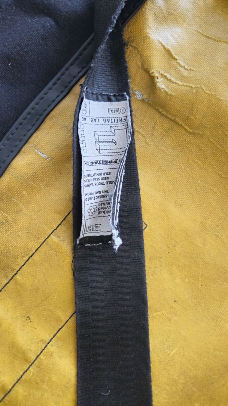Freitag Taschen: FREITAG Umhängetasche Gelb/Schwarz - – Gebraucht aus Ettingen von samiba 6