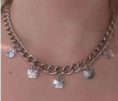 Hello Kitty: 1 collier *NEUF*