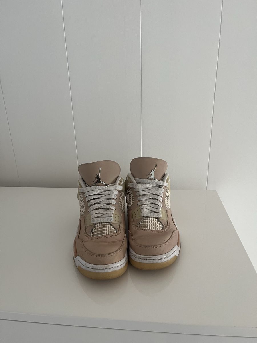 Jordan Scarpe da donna: Air Jordan 4 Retro Shimmer – Usato da Ennetbürgen venduto da ser_q5qn