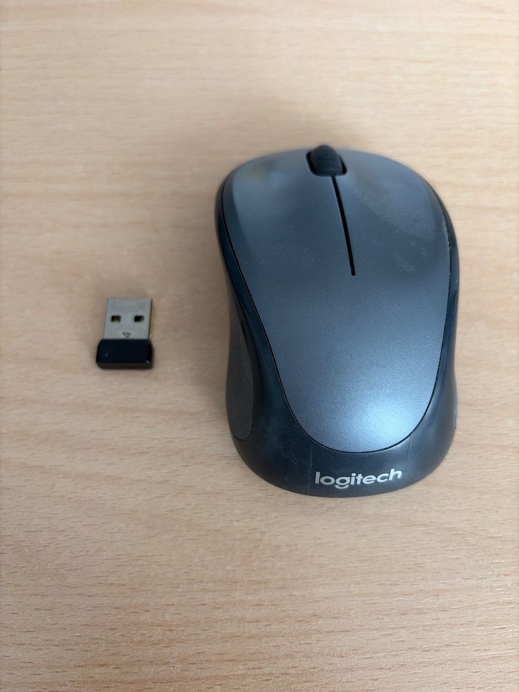 Logitech Mouse: Logitech M235 Wireless Mouse - Top Zustand! Grau. – Usato da Attelwil venduto da Canelle67