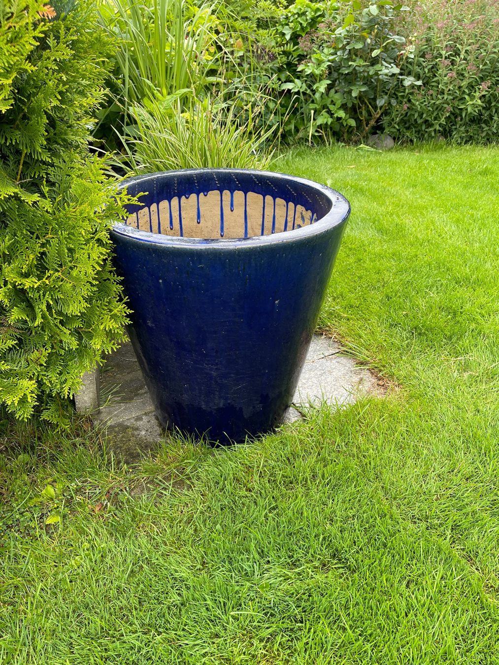 Blumentöpfe: Grosser, blauer Topf / Übertopf für Garten oder Balkon – Gebraucht aus Gutenswil von  2