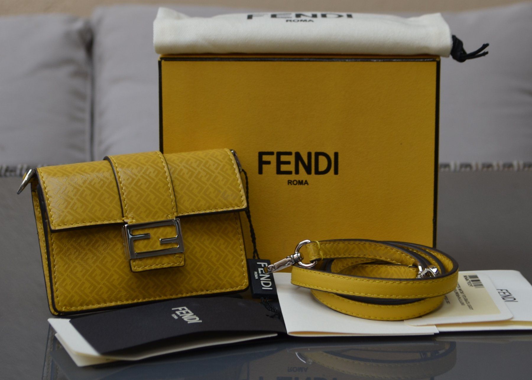 Fendi Sacs: Fendi Micro FF Tasche /  sac – Neuf avec emballage d'origine à Collonges par Auganien