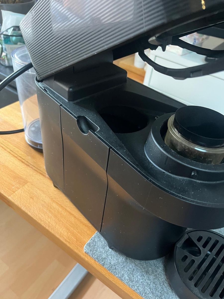 Nespresso Machines à café & Machines à expresso: Nespresso Vertuo + Kapseln – D'occasion à Zufikon par san_qx2z 2