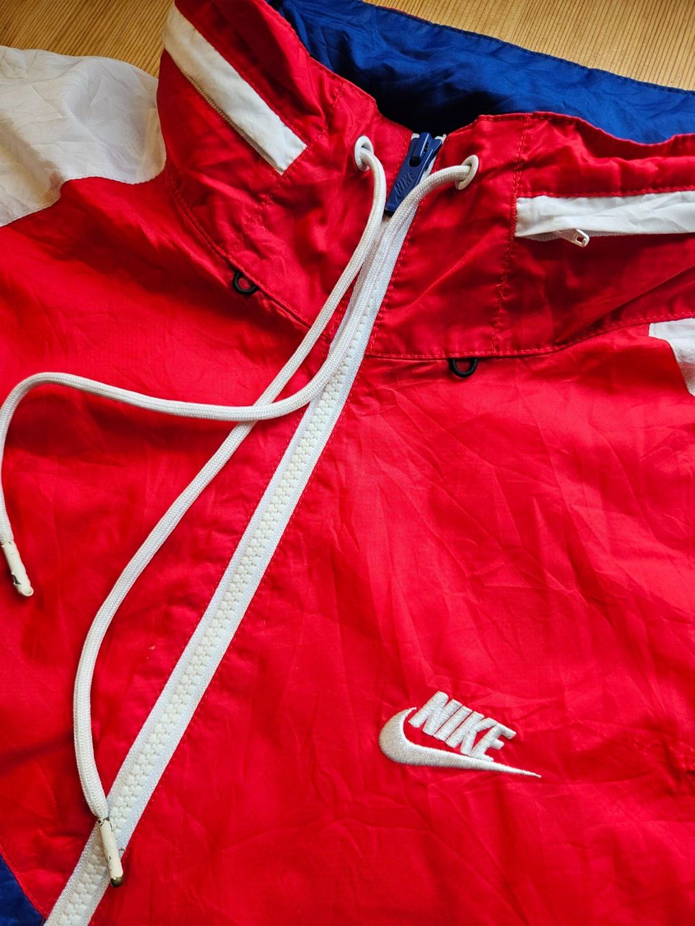 Nike Giacche: Nike Jacke Grösse L Regenjacke – Usato da Hägglingen venduto da United-Village-Trade 1