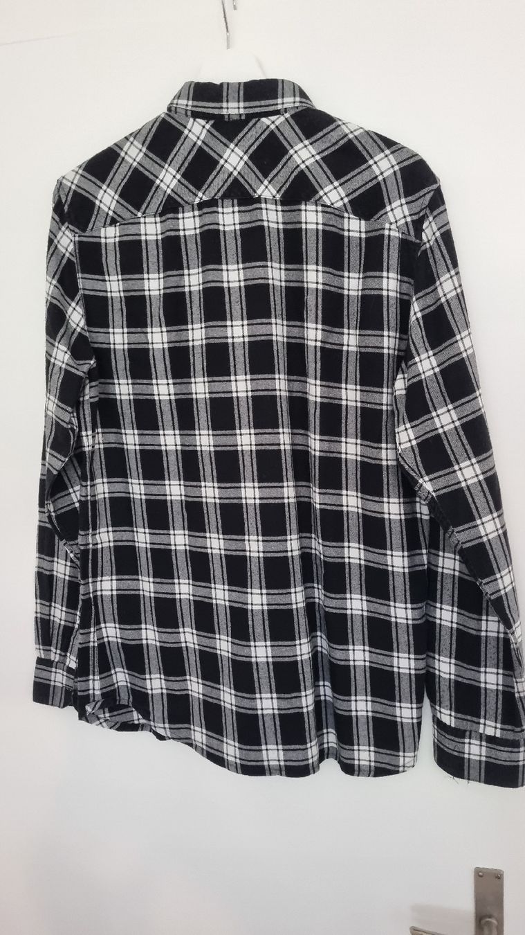 Pull&Bear Camicie: Pull&Bear Hemd, Schwarz/Weiss kariert, Grösse M! – Usato da Pfäffikon SZ venduto da fab_8z7t 1