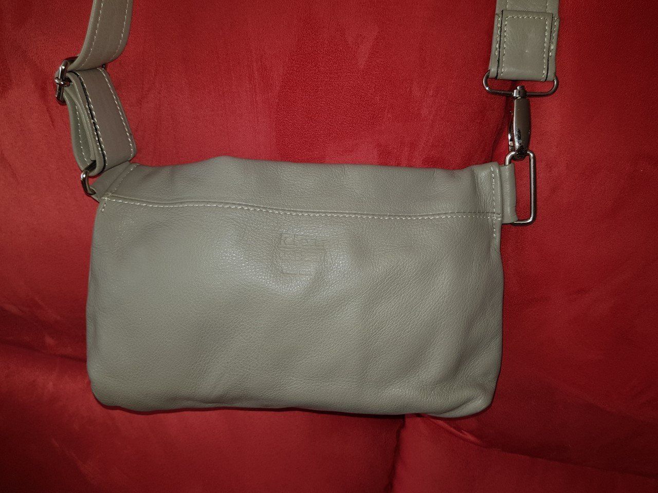 Borse da donna: Klein Basel Leder Handtasche/Umhängetasche – Usato da Basel venduto da chien008 4